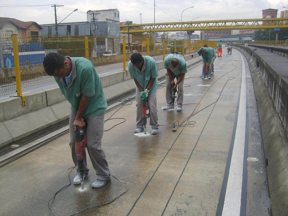 Perfuração em Concreto no Expresso Tiradentes